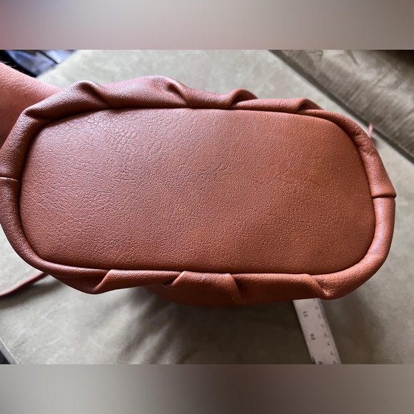 Universal Thread pull string bucket purse - Picture 8 of 10